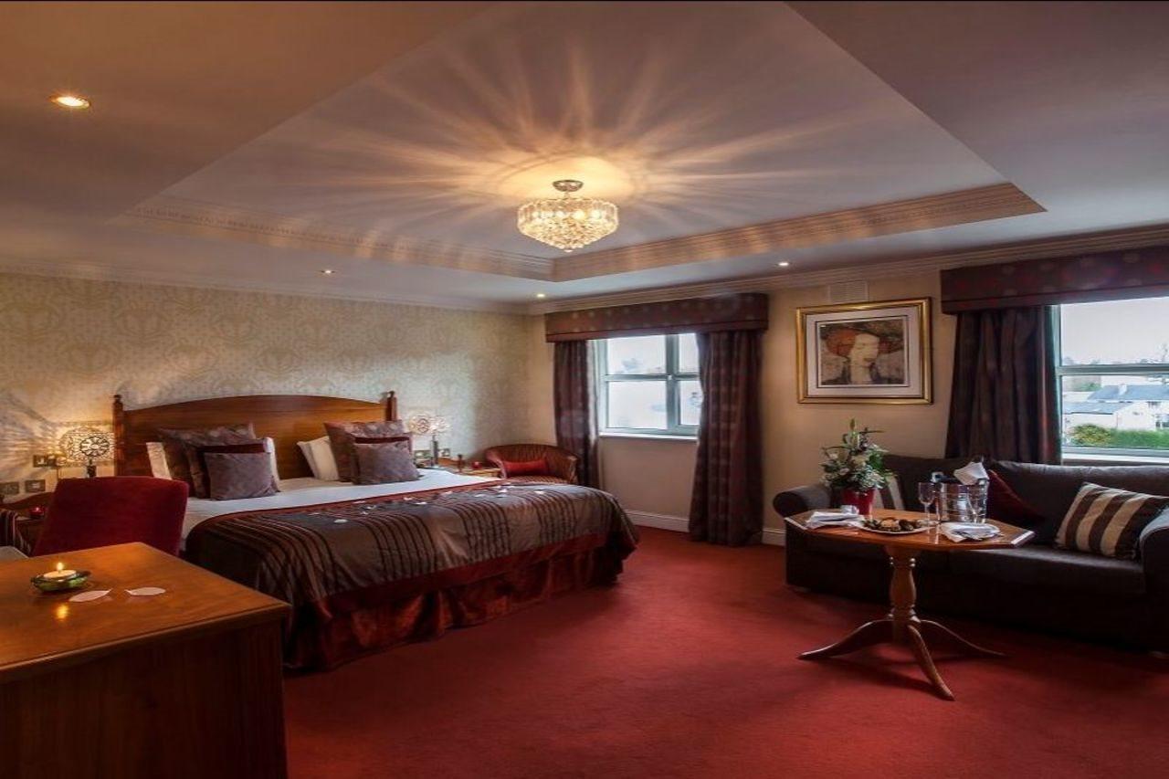 The Newgrange Hotel Наван Экстерьер фото