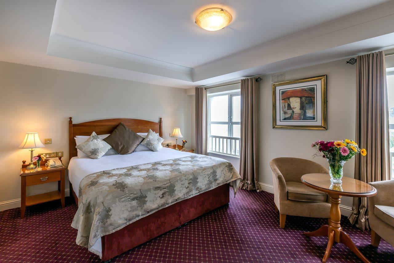 The Newgrange Hotel Наван Экстерьер фото