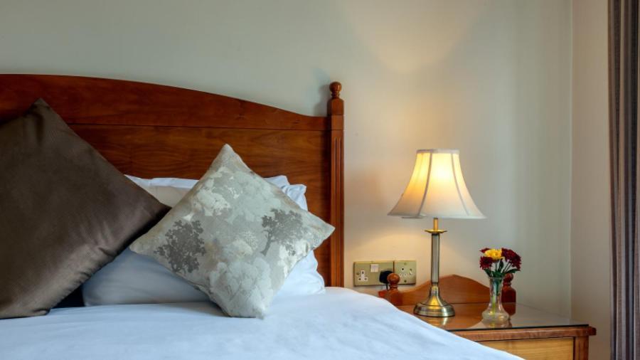 The Newgrange Hotel Наван Экстерьер фото