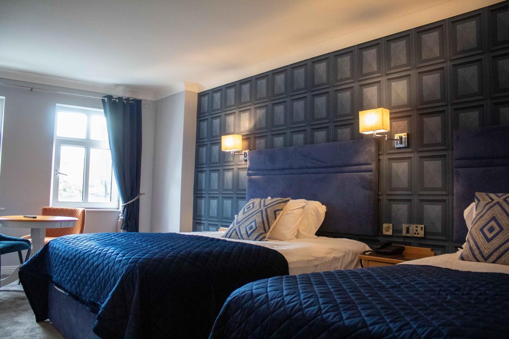 The Newgrange Hotel Наван Экстерьер фото