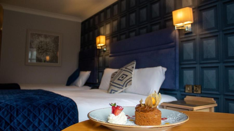 The Newgrange Hotel Наван Экстерьер фото