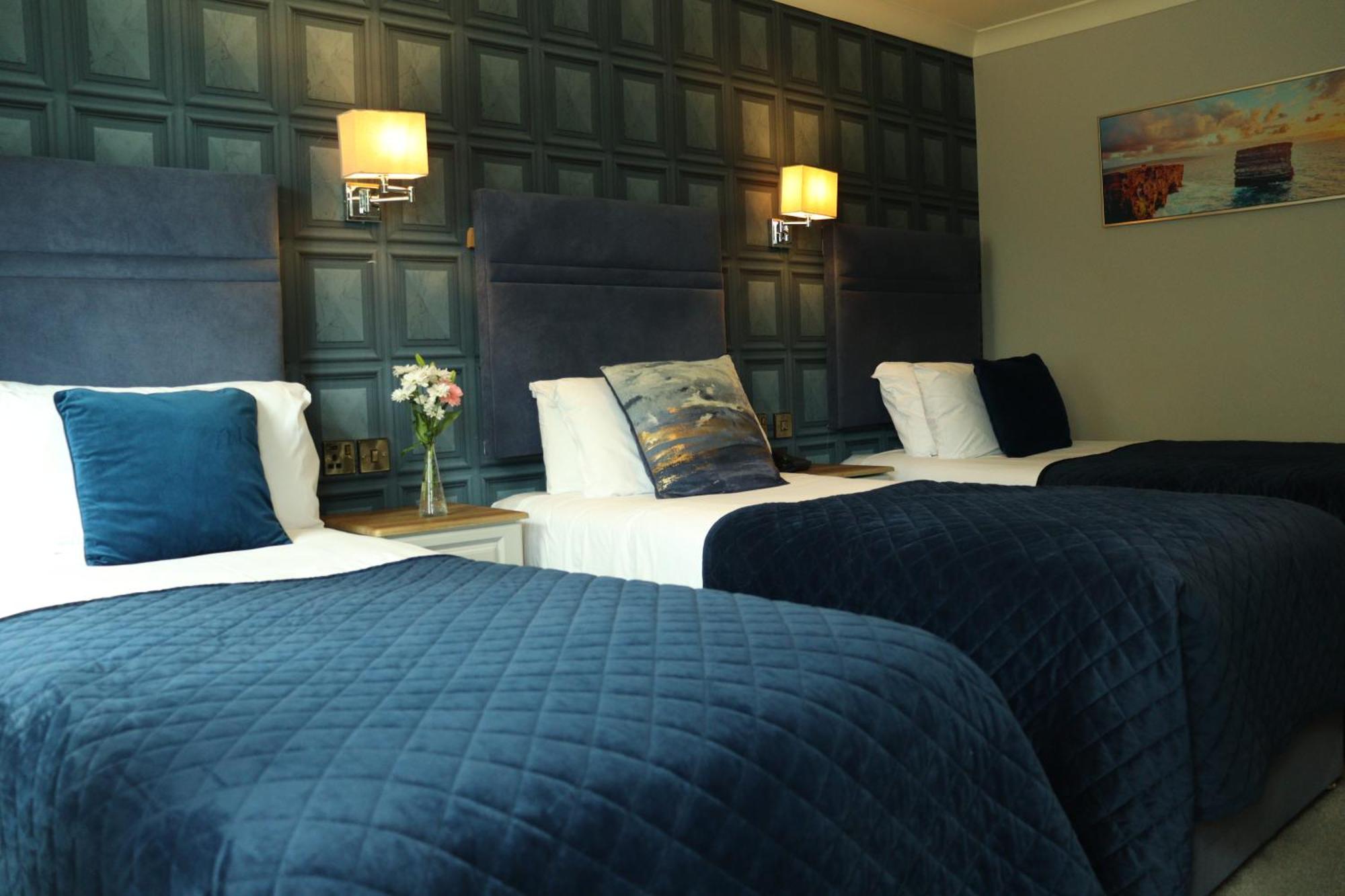 The Newgrange Hotel Наван Экстерьер фото